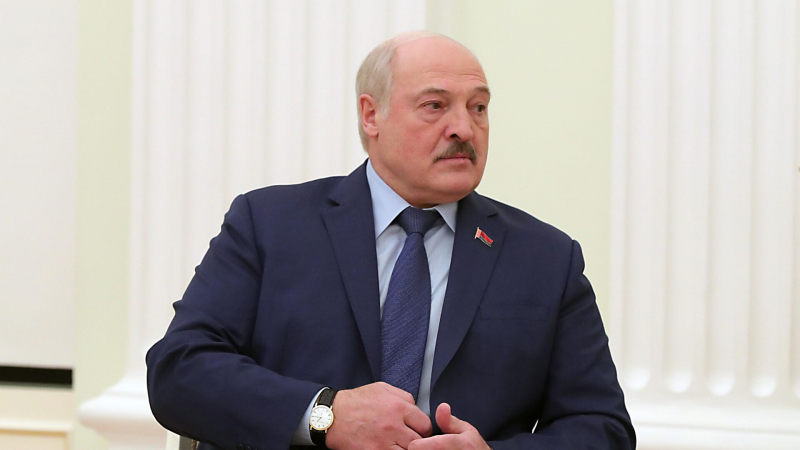 Центризбирком Белоруссии зарегистрировал Лукашенко кандидатом в президенты