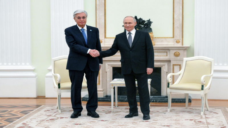 Путин поблагодарил Токаева за визит