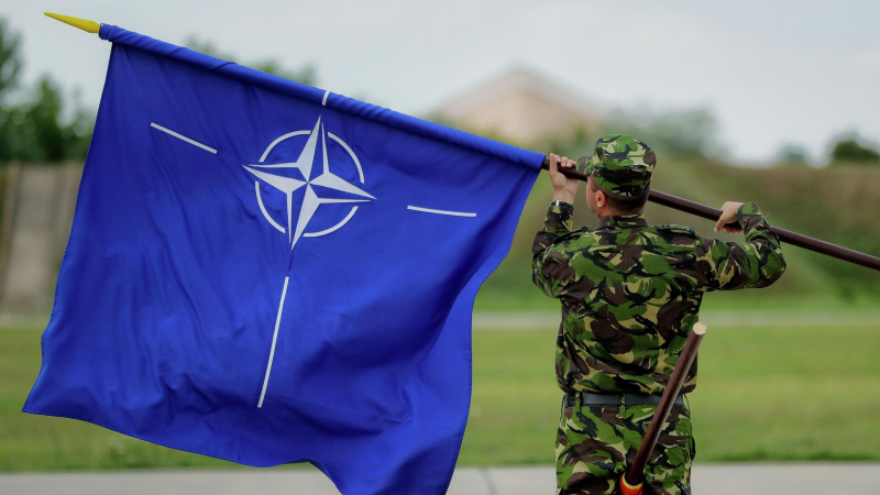 Румыния обсуждает вопрос о размещении дополнительных войск НАТО