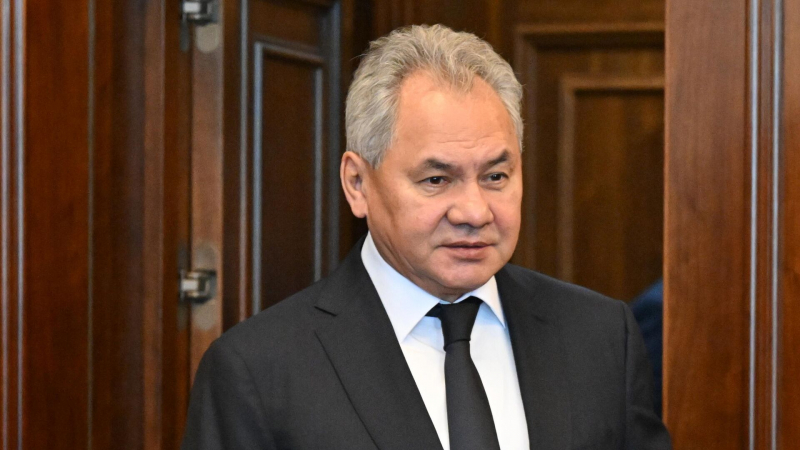 Шойгу прибыл в Маскат, где проведет переговоры с руководством Омана