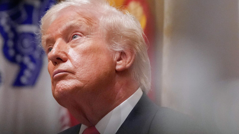 Трамп заявил об отмене действия подписанных автопером Байдена документов