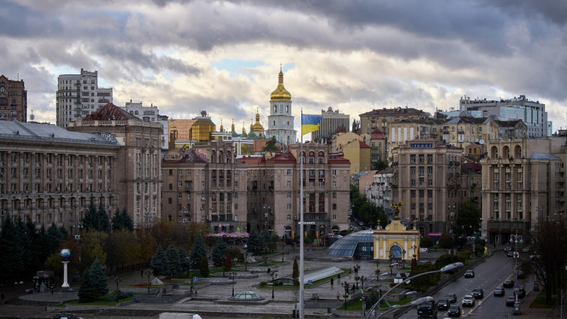 Украина проиграет войну из-за коррупции, считает политолог