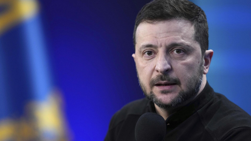 Зеленский пожаловался, что ему мешают заявления Уиткоффа